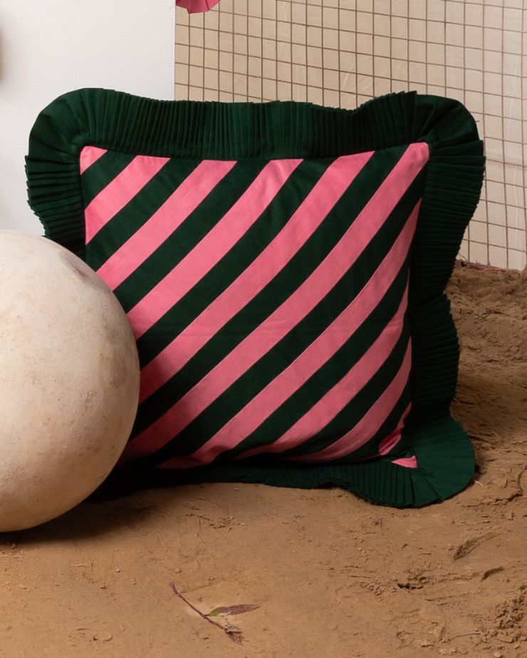 1 Cushion Cover, 2 Cushion Covers