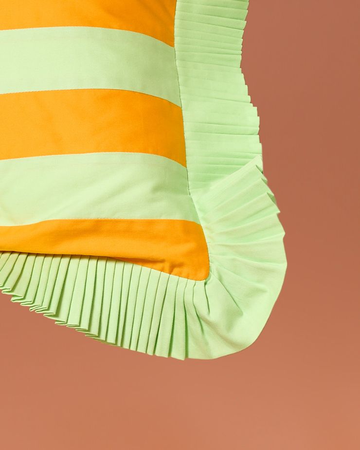 1 Cushion Cover, 2 Cushion Covers