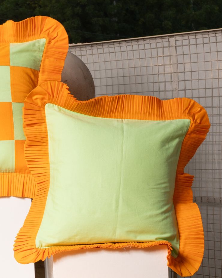 1 Cushion Cover, 2 Cushion Covers