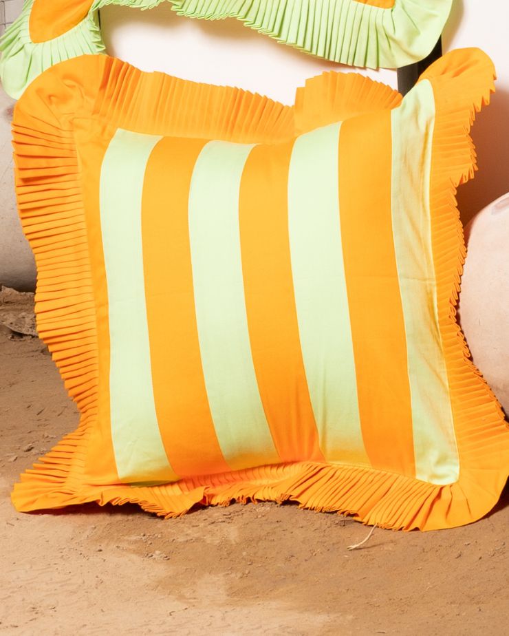 1 Cushion Cover, 2 Cushion Covers