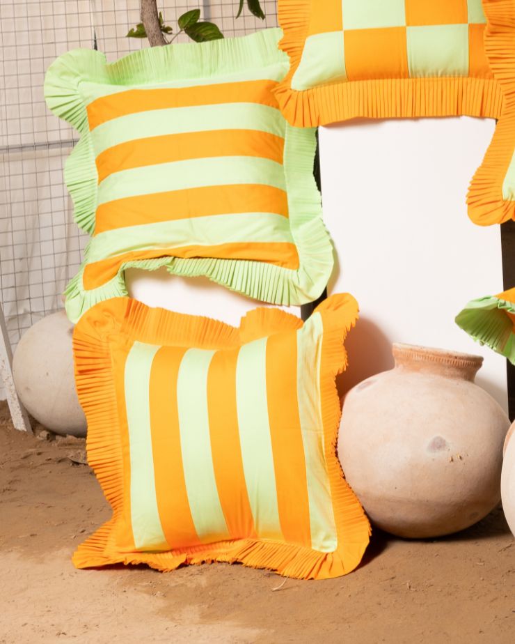 1 Cushion Cover, 2 Cushion Covers